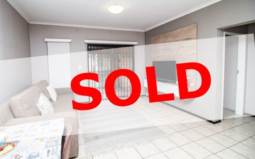 Modern and Secure Two-Bedroom Apartment with Enclosed Balcony in Ferndale