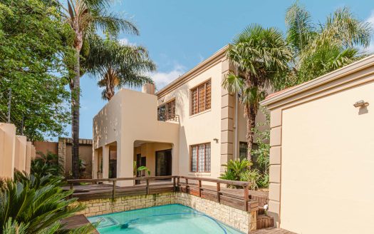4 Bedroom Townhouse for Sale in Bedfordview