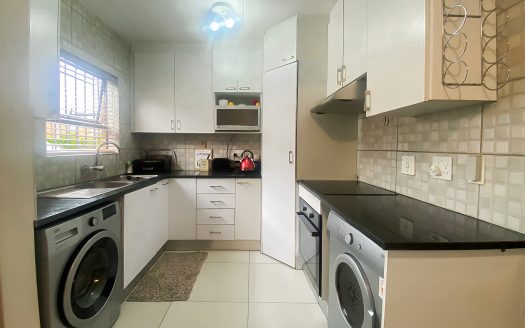 Modern 4-Bedroom Duplex in a Family-Friendly Complex with Pool & Top Amenities Nearby in Wilgeheuwel.