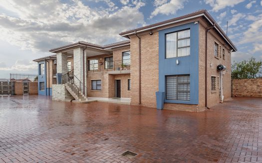 3 Bedroom Flat in Lenasia