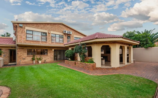 9 Bedroom House in Lenasia