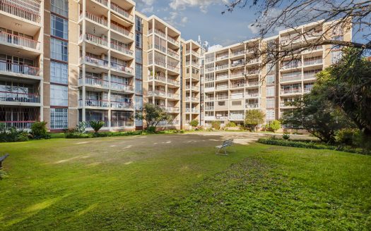 2 Bedroom Apartment in Parktown