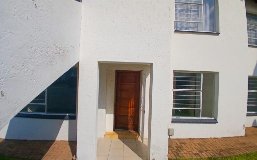 Comfort, Convenience & Value – Spacious 2-Bedroom Apartment To Let in Weltevreden Park