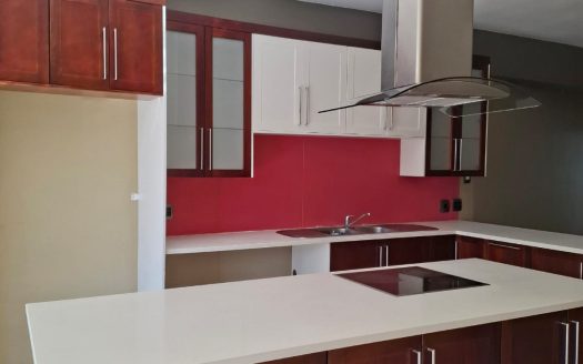 Spacious 3-Bedroom Apartment in the Heart of Killarney – Secure, Stylish & Perfectly Located